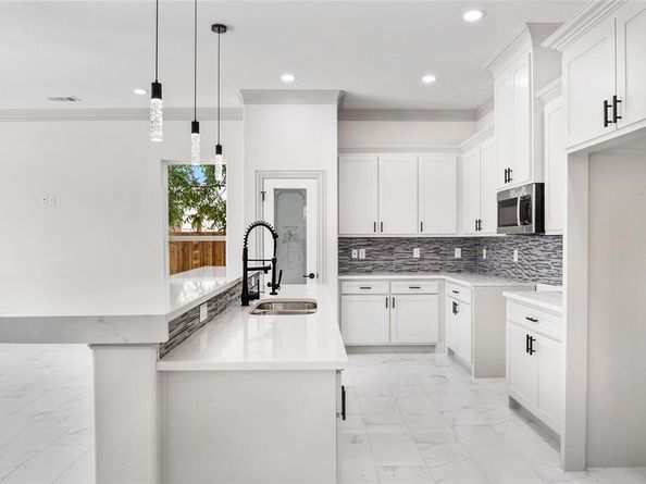 3708  Mcbroom Street , Dallas Texas 75212