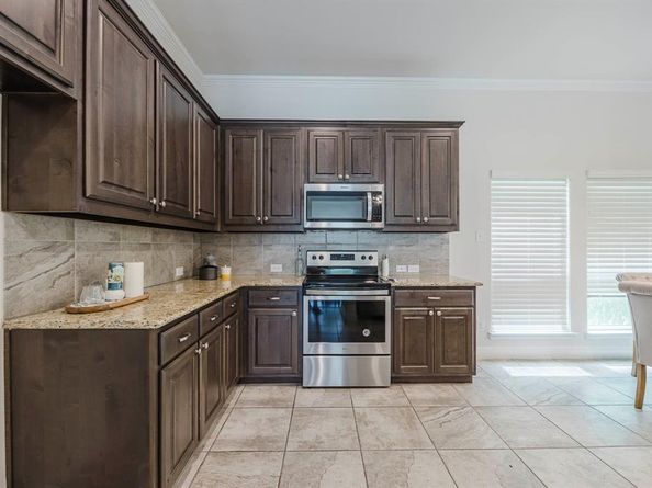 3602  Strasbourg Mews , Dallas Texas 75236