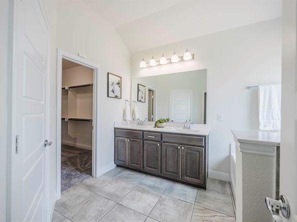 3602  Strasbourg Mews , Dallas Texas 75236