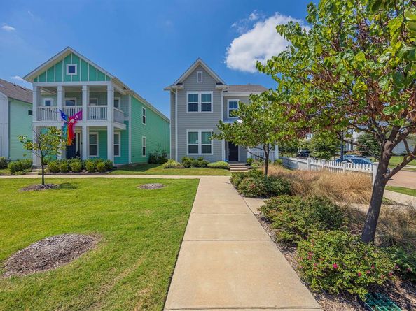 3602  Strasbourg Mews , Dallas Texas 75236