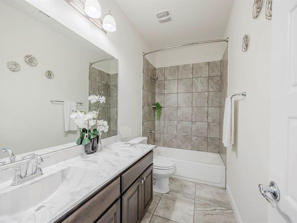 3602  Strasbourg Mews , Dallas Texas 75236