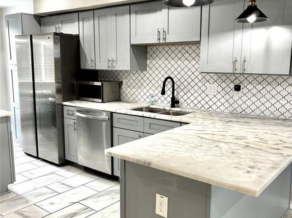 900 S Weatherred Drive  900B, Richardson Texas 75080