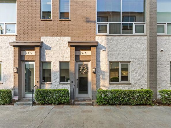 743  Cannen John Lane , Dallas Texas 75204