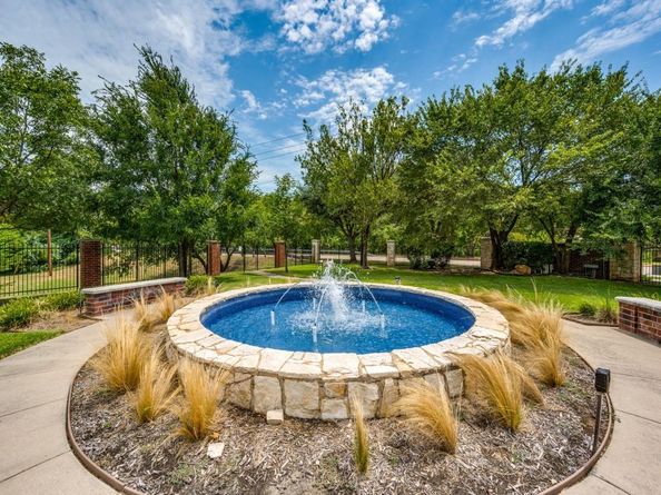 406  Fountain Park Drive , Euless Texas 76039