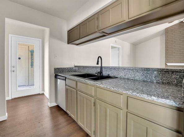 728  Woodland Court , Kennedale Texas 76060