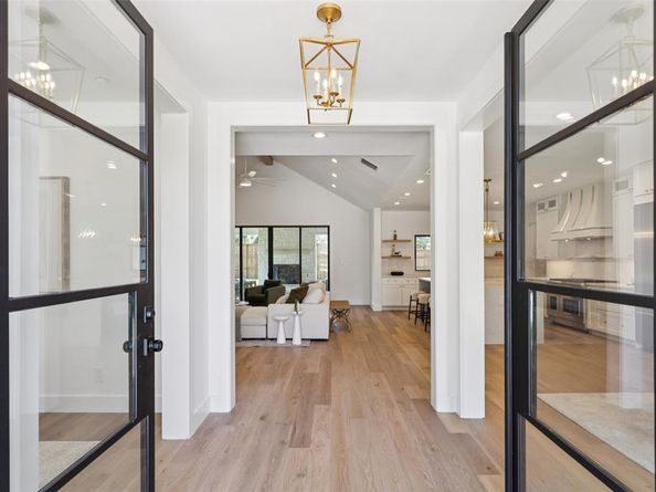 4042  Mendenhall Drive , Dallas Texas 75244