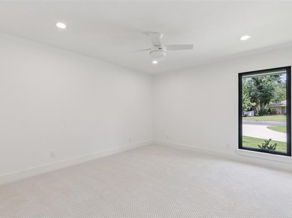 4042  Mendenhall Drive , Dallas Texas 75244