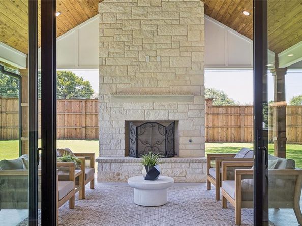 4042  Mendenhall Drive , Dallas Texas 75244