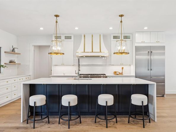 4042  Mendenhall Drive , Dallas Texas 75244
