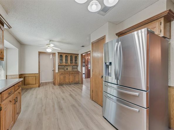 1917  Meadowview Drive , Garland Texas 75043