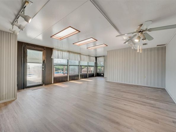 1917  Meadowview Drive , Garland Texas 75043