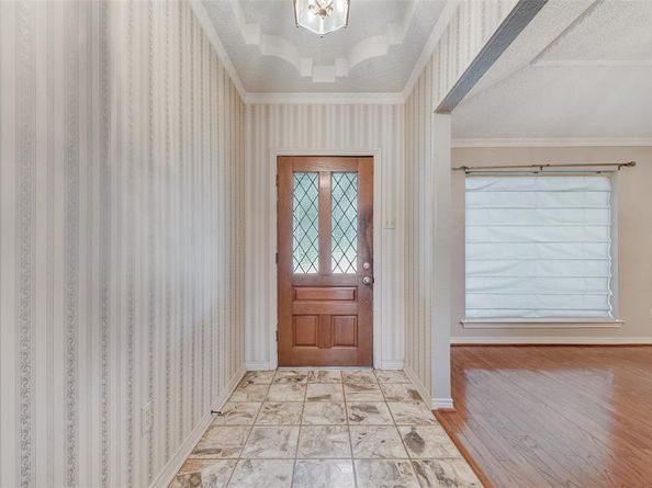 1917  Meadowview Drive , Garland Texas 75043
