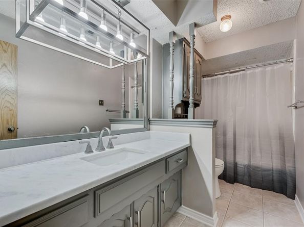 1917  Meadowview Drive , Garland Texas 75043