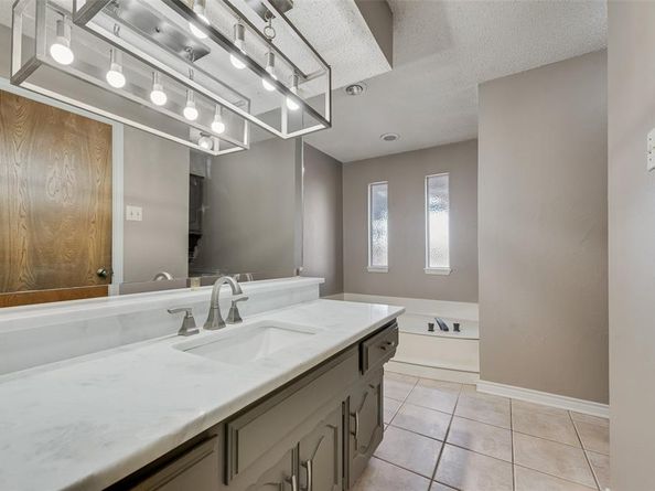 1917  Meadowview Drive , Garland Texas 75043