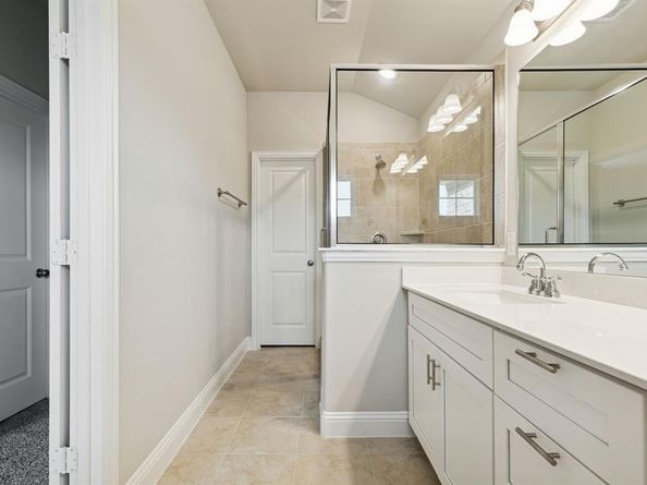 589  Hutchinson Lane , Lewisville Texas 75077