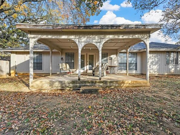 2333  Jenson Circle , Fort Worth Texas 76112