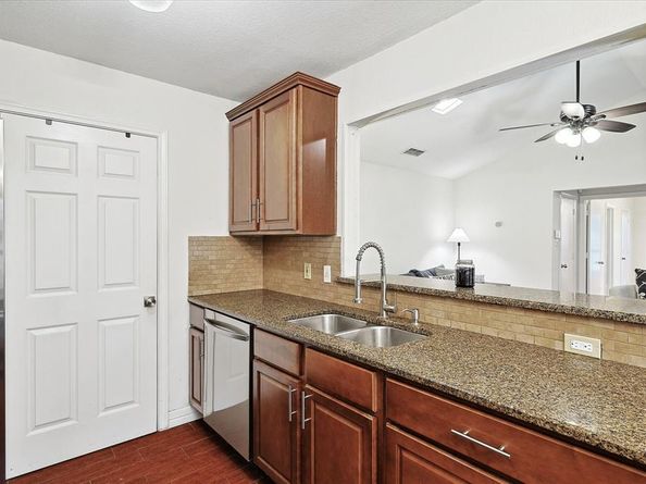 2320  Carol Good Lane , Carrollton Texas 75006