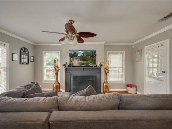 2514  Jefferson Boulevard , Dallas Texas 75211