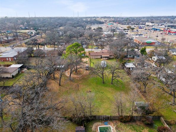 2325  Halbert Street , Fort Worth Texas 76112
