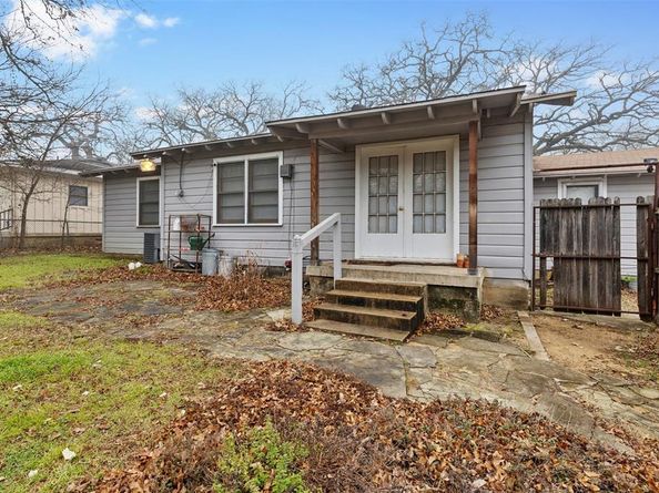2325  Halbert Street , Fort Worth Texas 76112