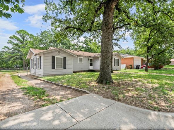 2325  Halbert Street , Fort Worth Texas 76112