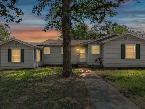 2325  Halbert Street , Fort Worth Texas 76112