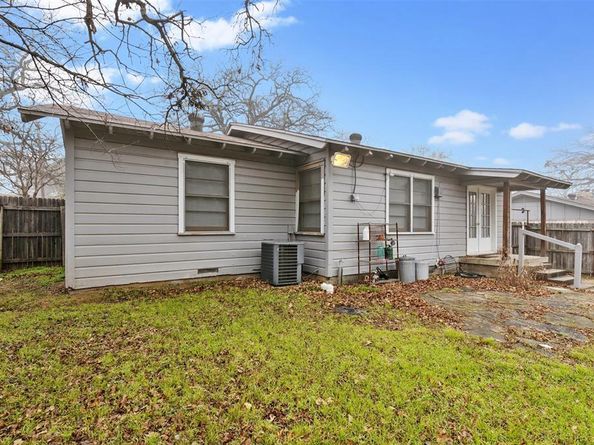2325  Halbert Street , Fort Worth Texas 76112