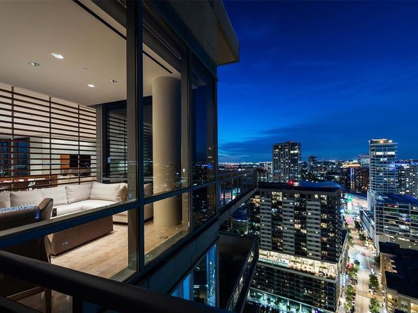 2200  Victory Avenue  2701, Dallas Texas 75219
