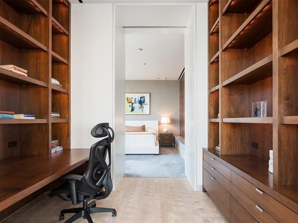 2200  Victory Avenue  2701, Dallas Texas 75219