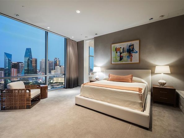 2200  Victory Avenue  2701, Dallas Texas 75219