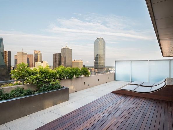 2200  Victory Avenue  2701, Dallas Texas 75219