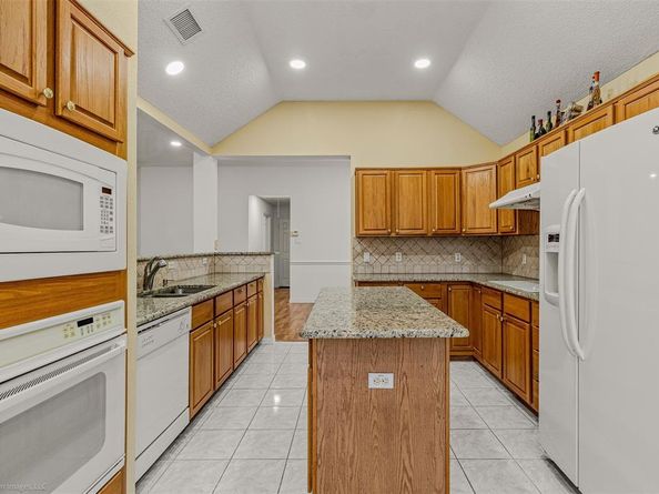 2705  Planetree Drive , Rowlett Texas 75089