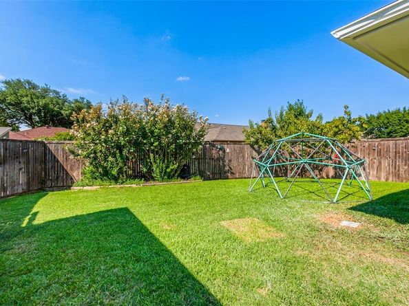 607  Tiffany Trail , Richardson Texas 75081