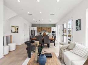 604 N Ewing Avenue  105, Dallas Texas 75203