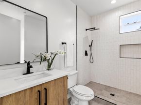 604 N Ewing Avenue  105, Dallas Texas 75203