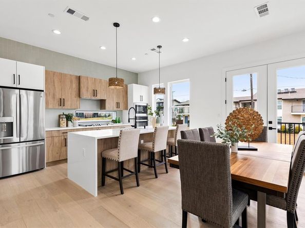 604 N Ewing Avenue  105, Dallas Texas 75203