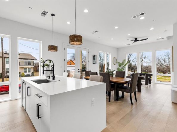 604 N Ewing Avenue  105, Dallas Texas 75203