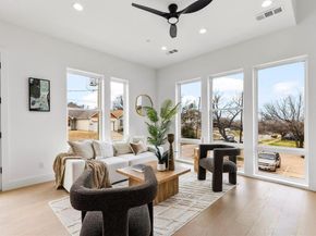 604 N Ewing Avenue  105, Dallas Texas 75203