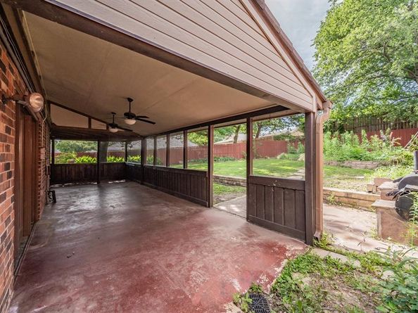305  Warbler Drive , Bedford Texas 76021