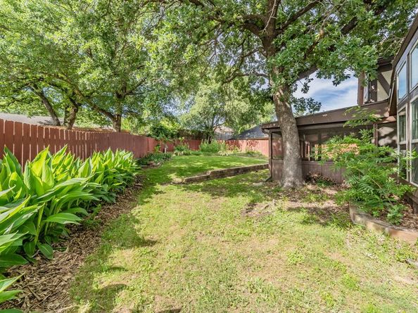 305  Warbler Drive , Bedford Texas 76021
