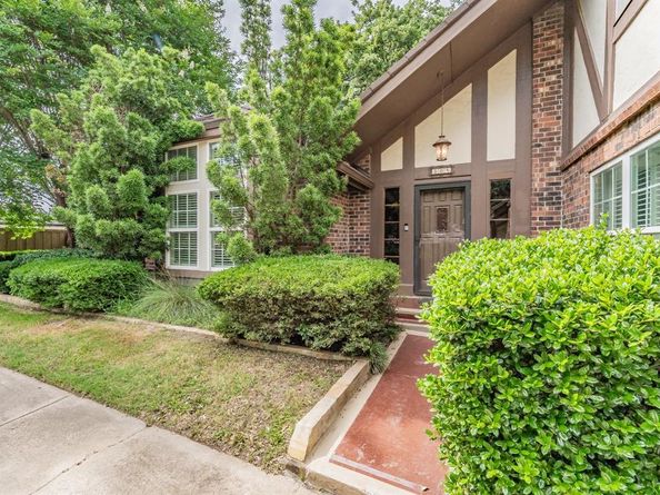 305  Warbler Drive , Bedford Texas 76021