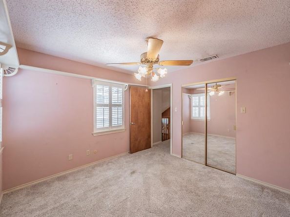 305  Warbler Drive , Bedford Texas 76021