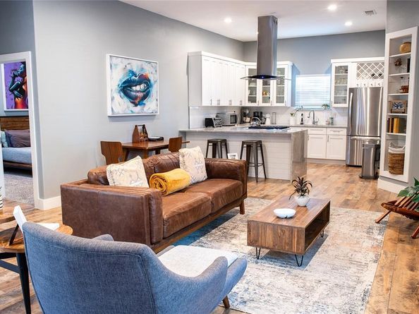 2421  Highwood Drive , Dallas Texas 75228
