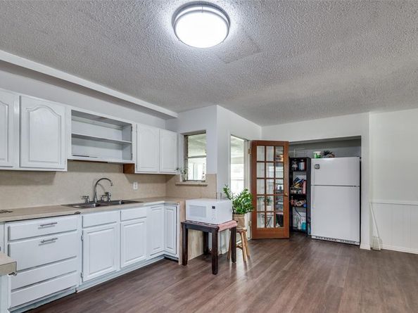 2002  Winthrop Street , Irving Texas 75061