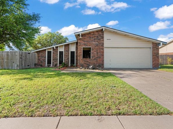 4028  engleman Street , Fort Worth Texas 76137