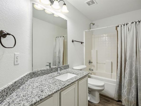 1036  Hollaway Circle , DeSoto Texas 75115