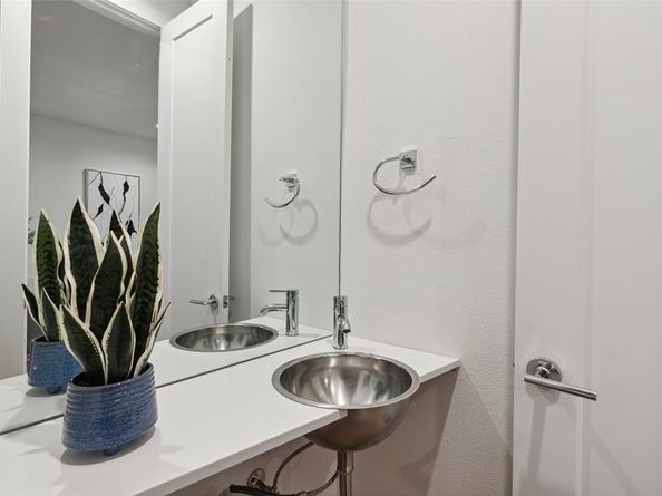 3040  Chimes Street , Dallas Texas 75219