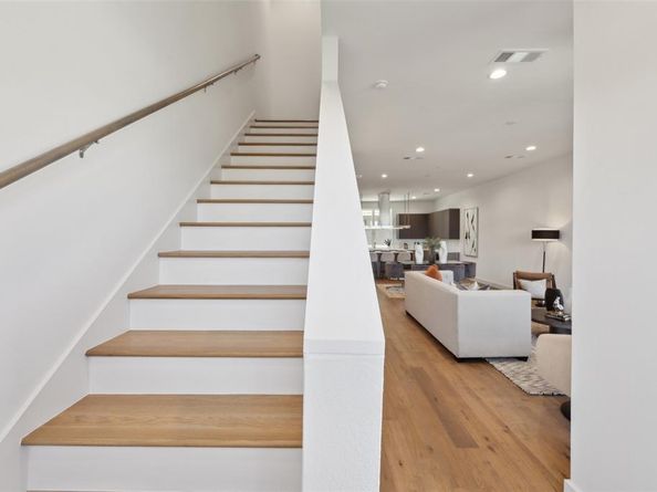 3040  Chimes Street , Dallas Texas 75219