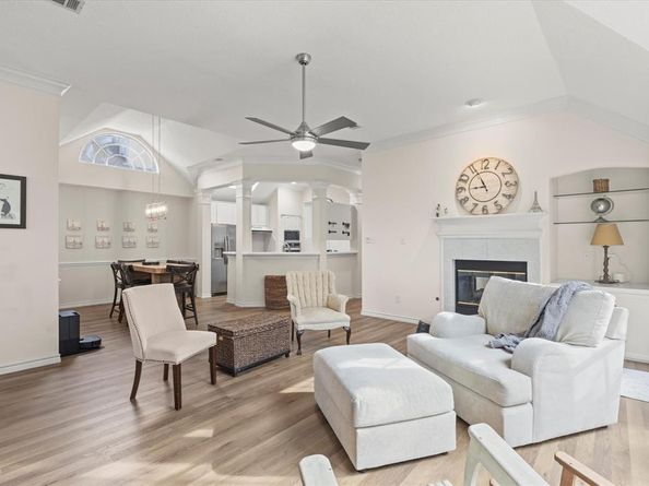225  Wellington Road , Irving Texas 75063