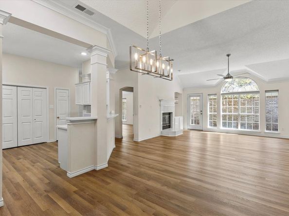 225  Wellington Road , Irving Texas 75063